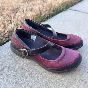 Merrell Women's Mary Jane Flats in Burgundy and Dark Brown